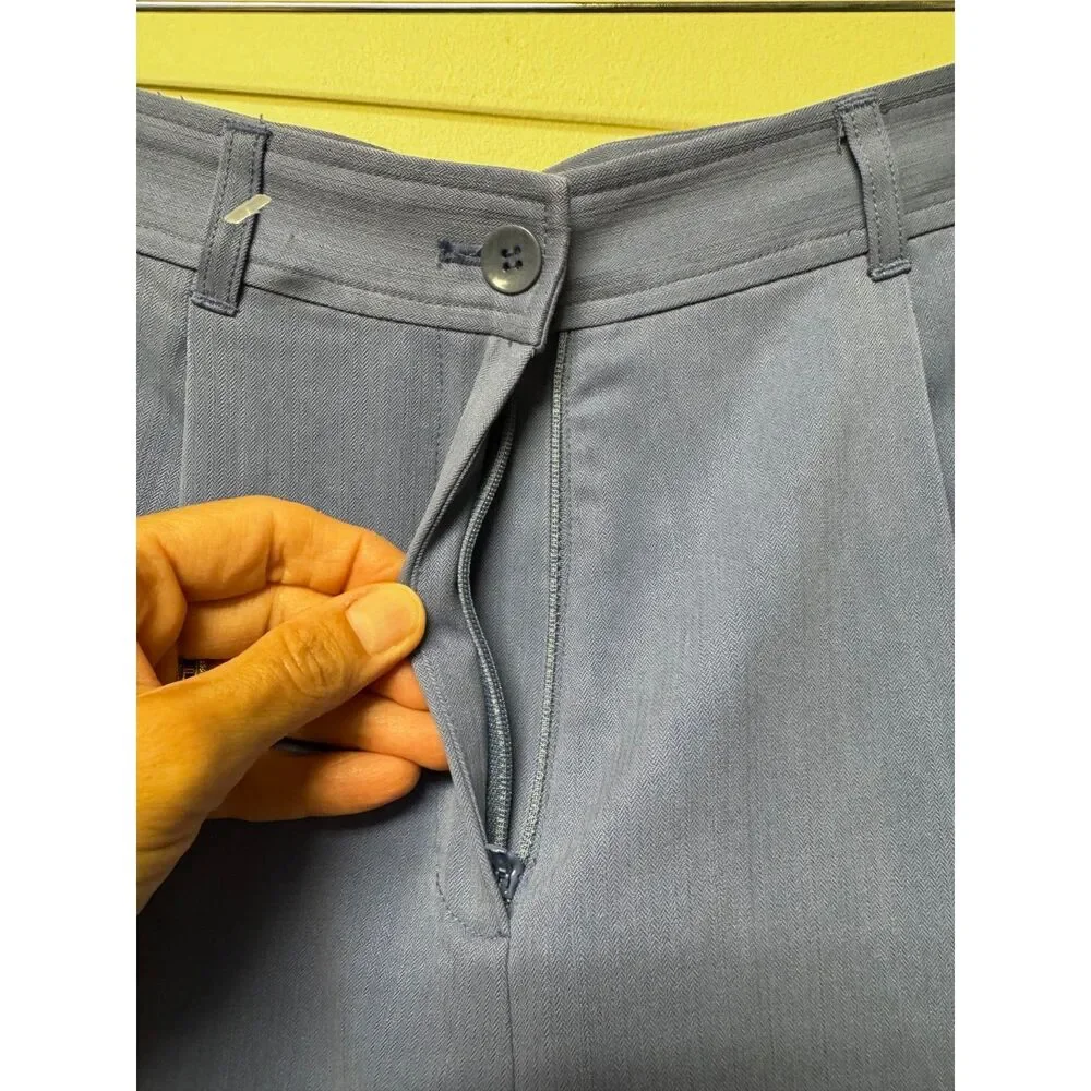 VINTAGE - TOMMY BAHAMA 100% Silk Periwinkle Blue Pleated Zip Front Shorts, Sz 6